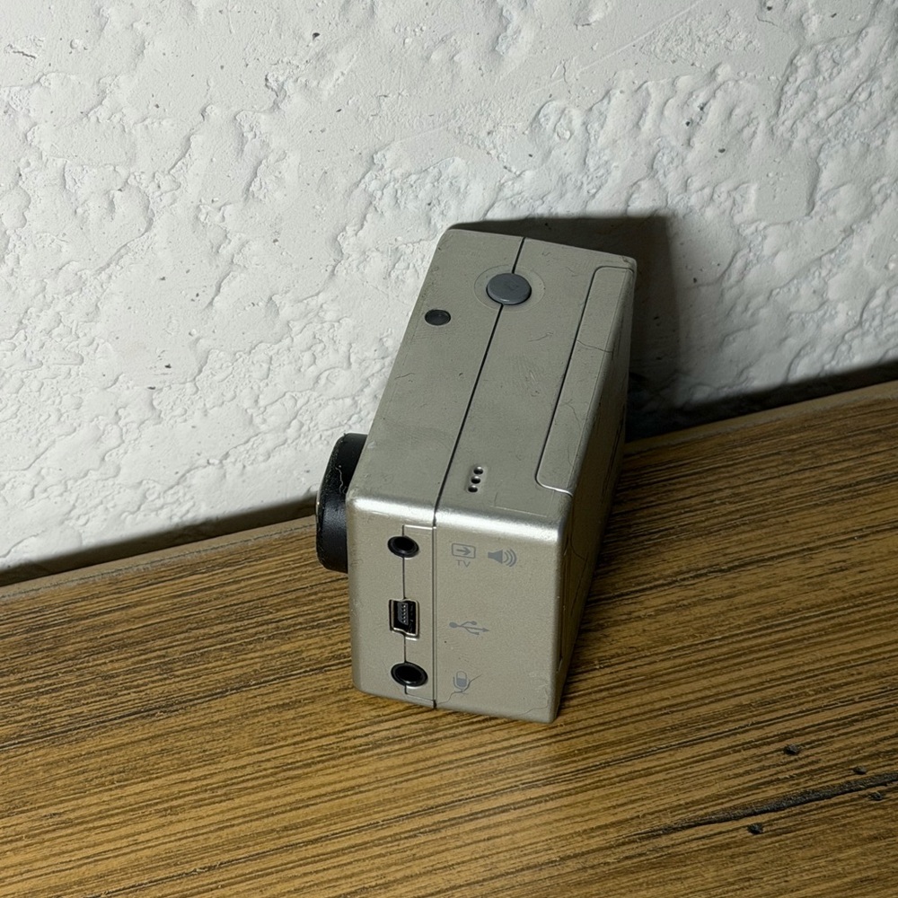 GoPro HERO2 Silver Action Camera - Picture 3 of 7